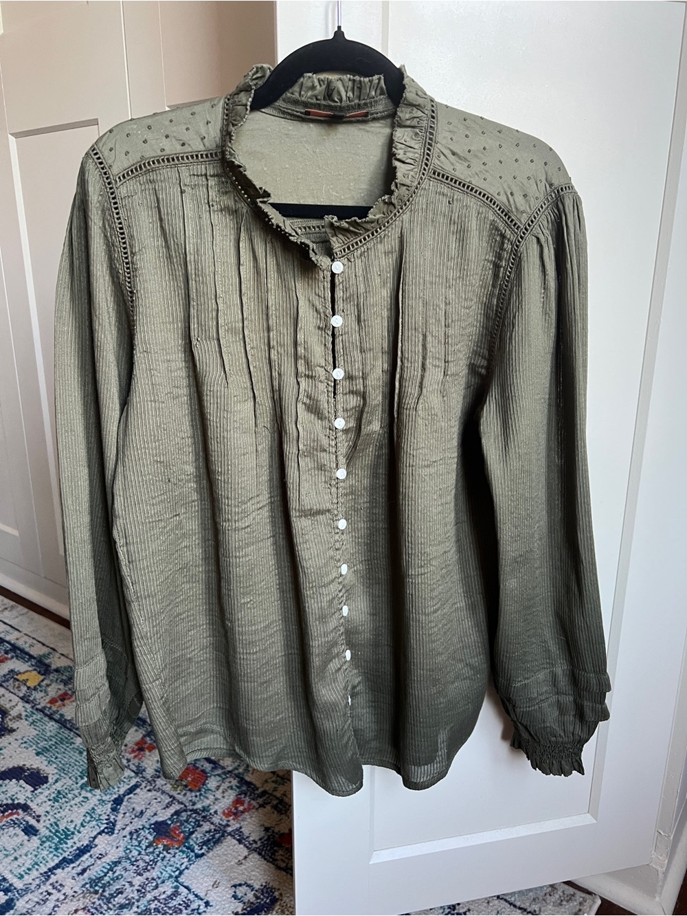 Quince Organic Textured Cotton Peasant Blouse in Olive / Caper Green - Size L